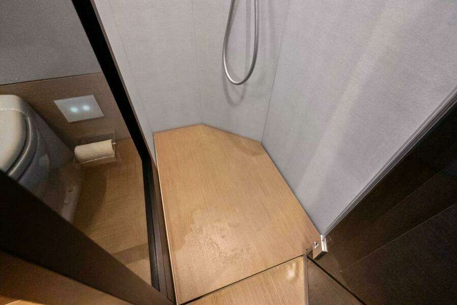 2019 Ferretti Yachts 780