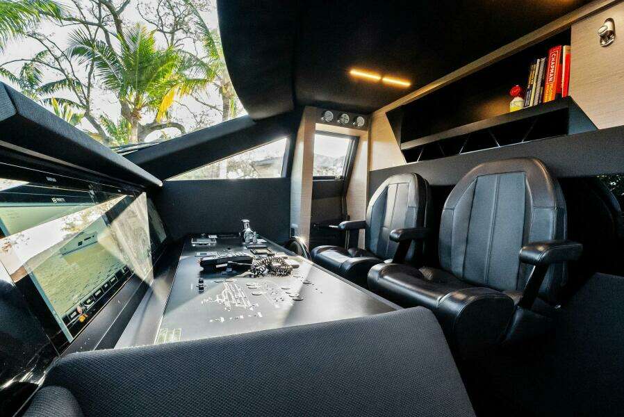 2019 Ferretti Yachts 780