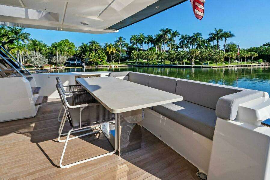 2019 Ferretti Yachts 780