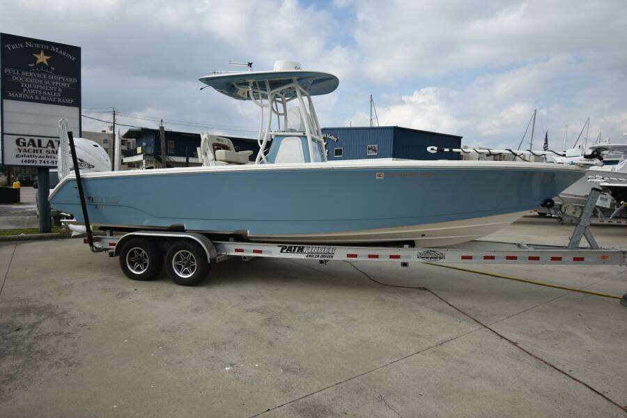 2023 Pathfinder 2700 Open