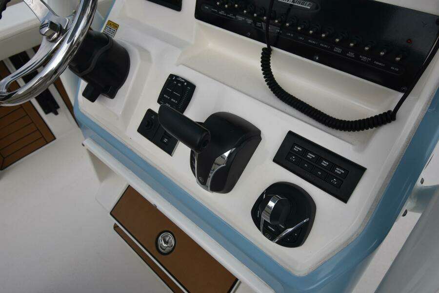 2023 Pathfinder 2700 Open