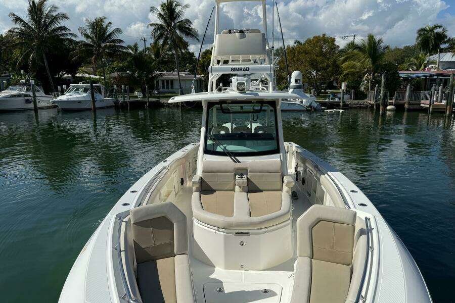 2023 Boston Whaler 360 Outrage