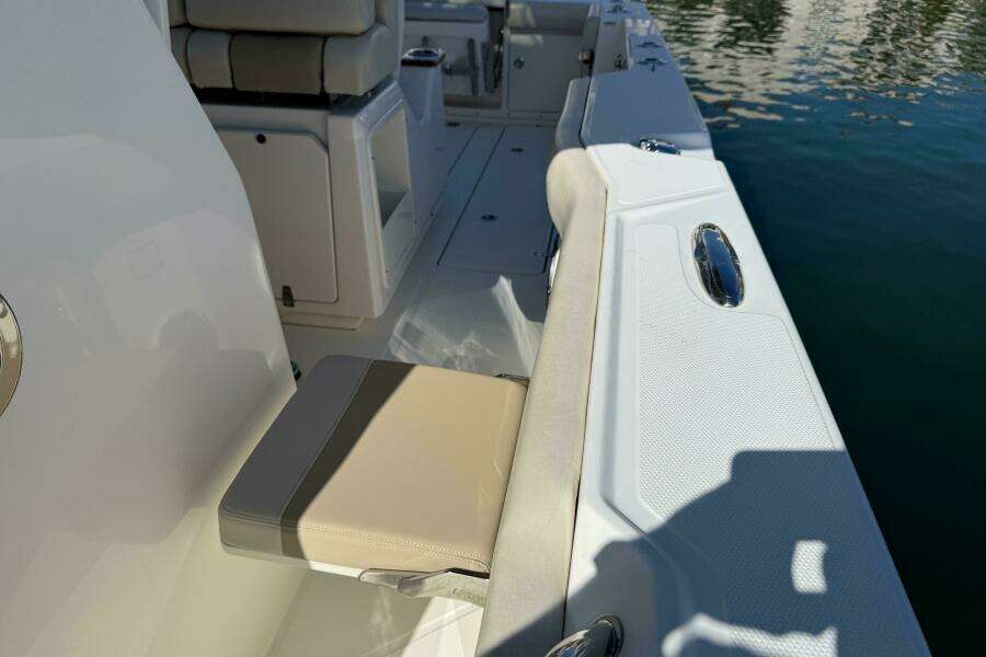 2023 Boston Whaler 360 Outrage