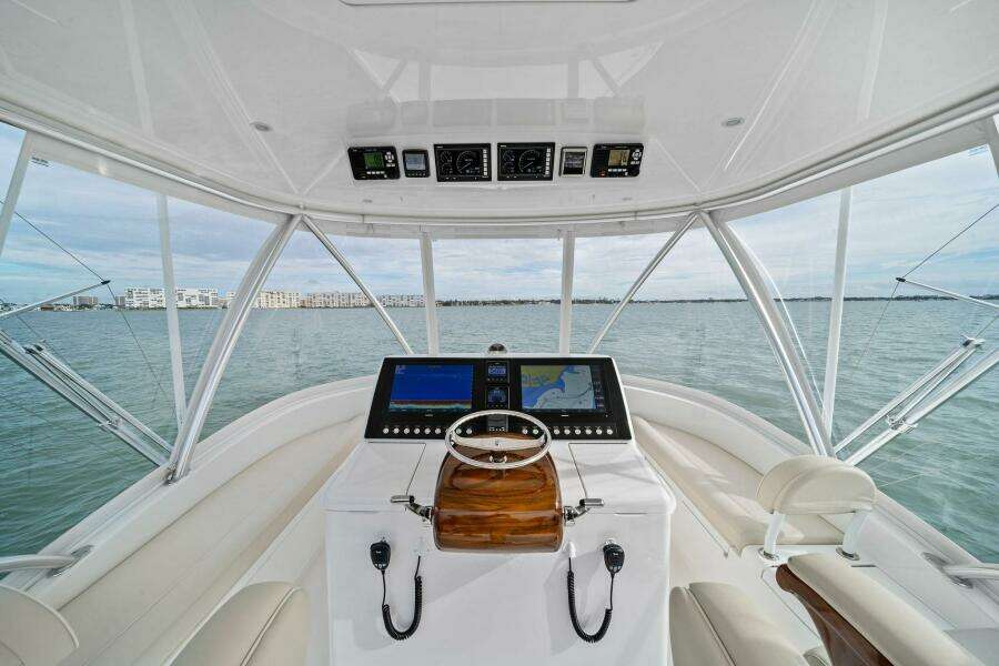 2021 Viking 46 Billfish "Damnfino" - Helm