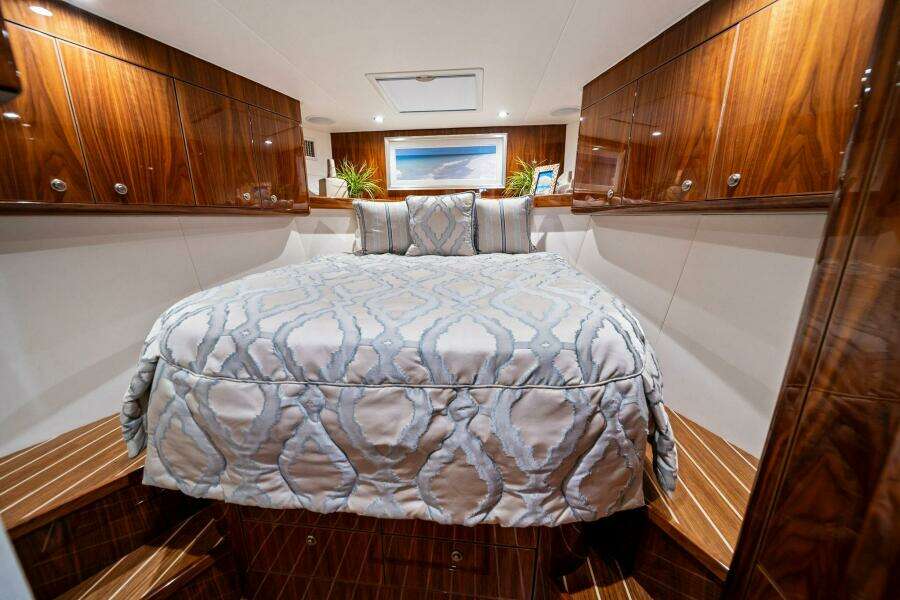 2021 Viking 46 Billfish "Damnfino" - Stateroom