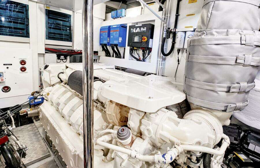 2024 Sunseeker 76 Yacht