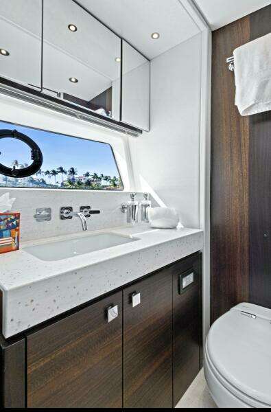 2024 Sunseeker 76 Yacht