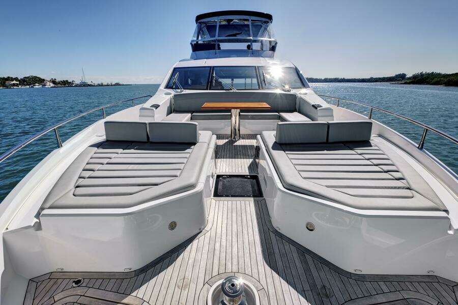 2024 Sunseeker 76 Yacht