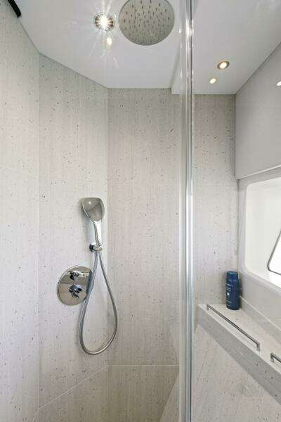 2024 Sunseeker 76 Yacht