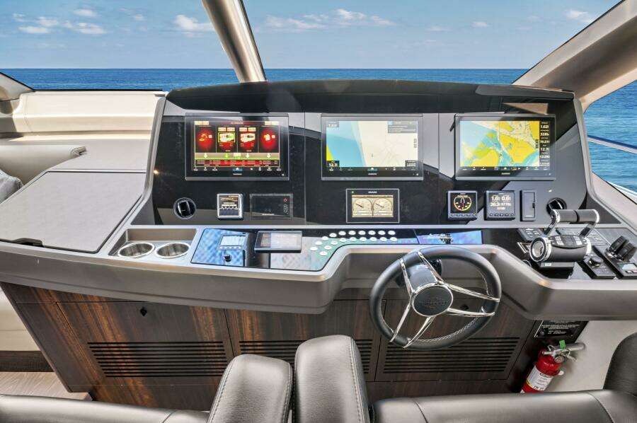 2024 Sunseeker 76 Yacht