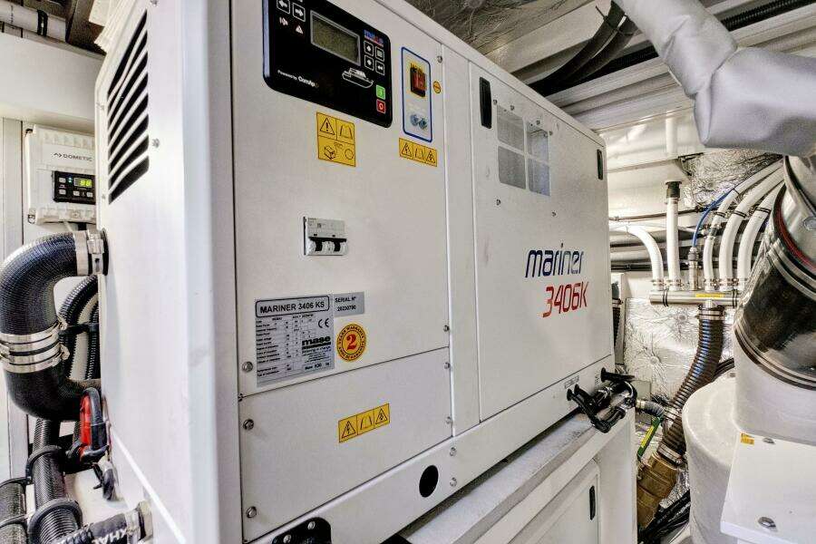 2024 Sunseeker 76 Yacht