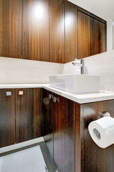 2024 Sunseeker 76 Yacht