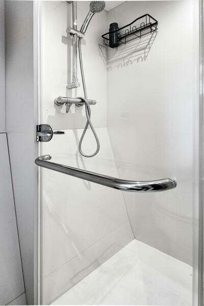 2024 Sunseeker 76 Yacht