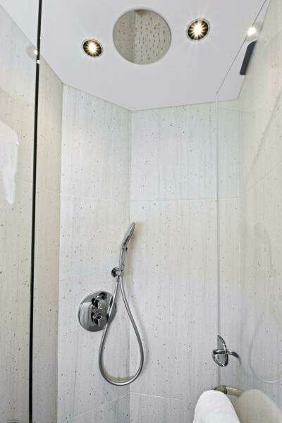 2024 Sunseeker 76 Yacht