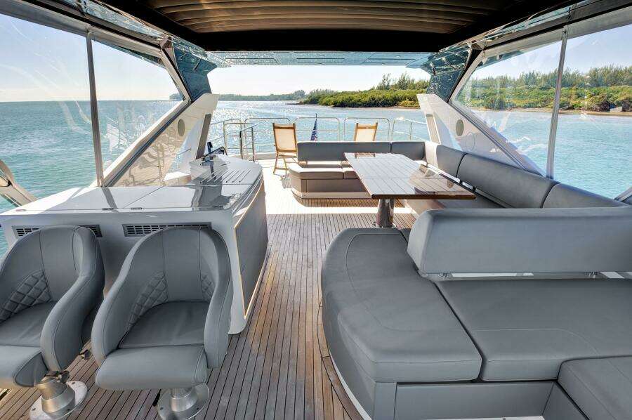 2024 Sunseeker 76 Yacht