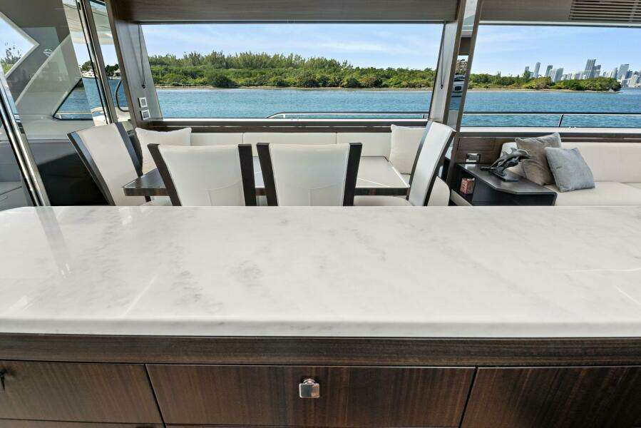 2024 Sunseeker 76 Yacht