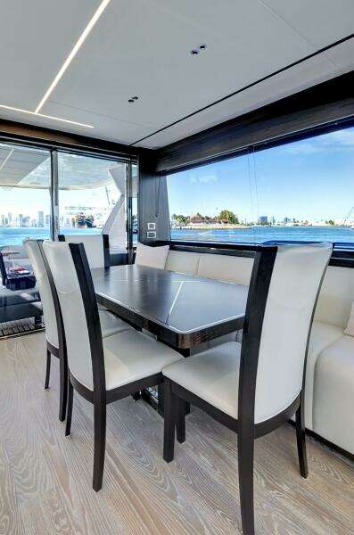 2024 Sunseeker 76 Yacht