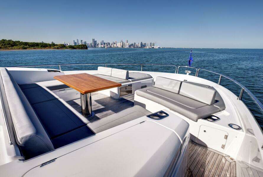 2024 Sunseeker 76 Yacht