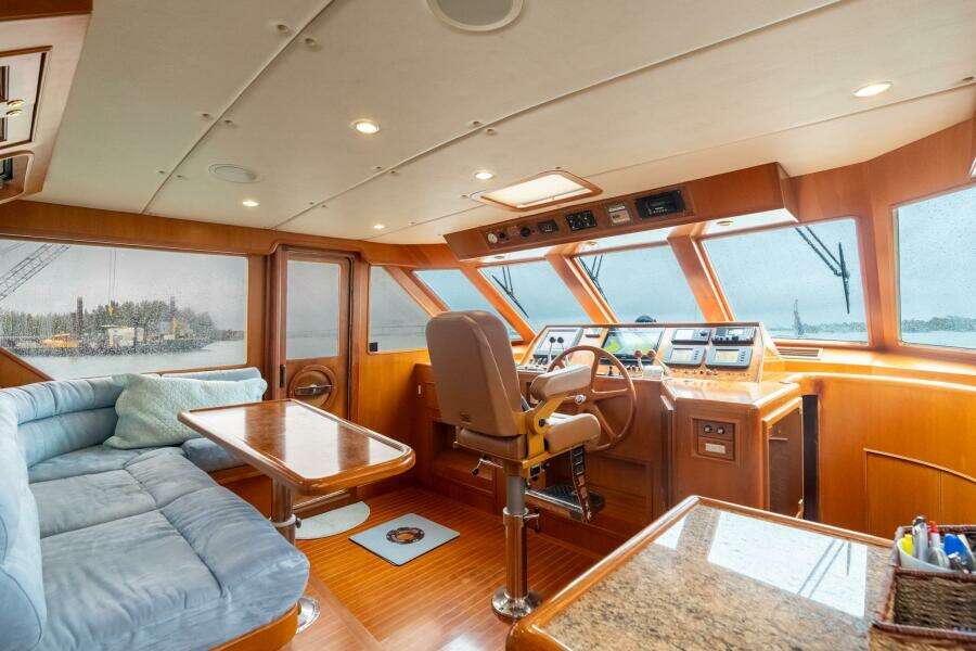 2005 Offshore Yachts Pilothouse