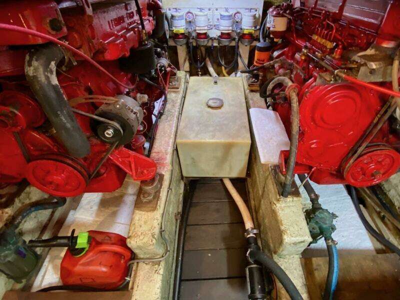 1977 Marine Trader 40 Double Cabin