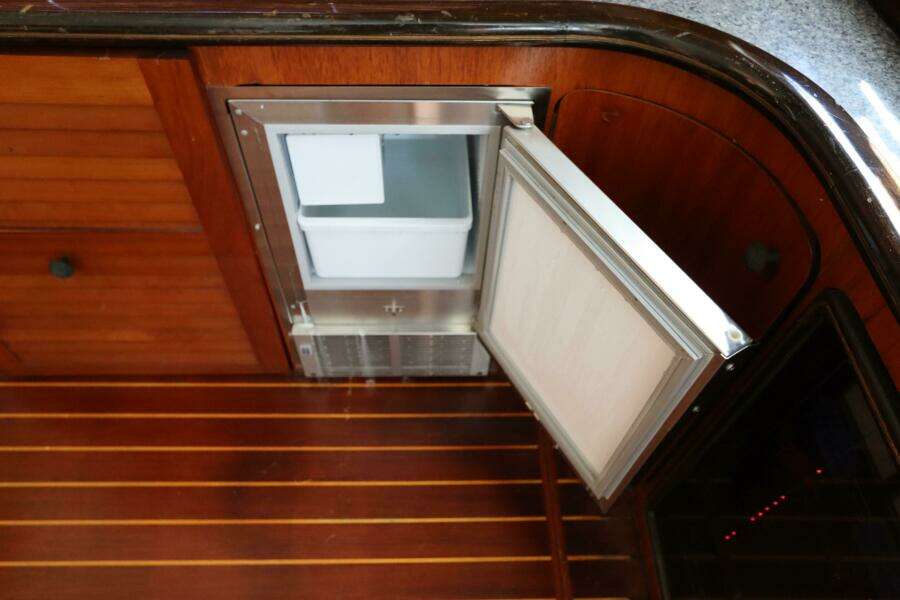 1991 Spectrum 48 Convertible