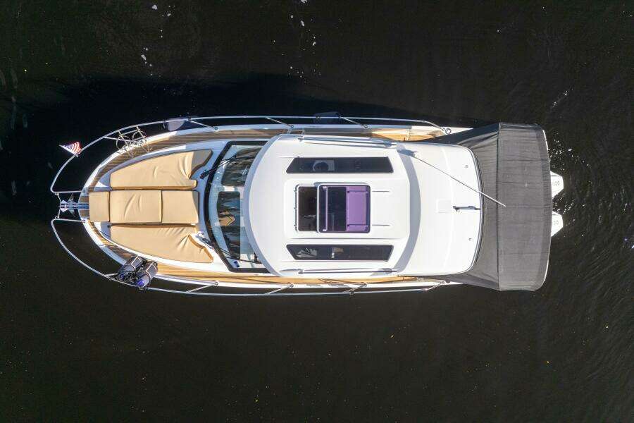 2021 Beneteau Antares 9