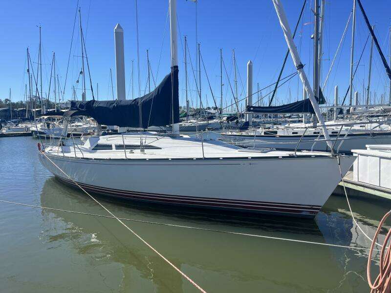 1999 C&C 110 - Profile