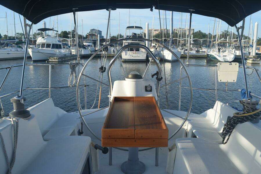 1999 C&C 110 - Cockpit