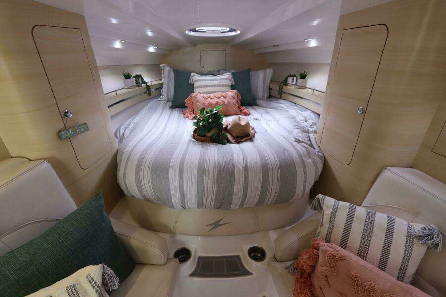 2014 Intermarine 380 Sport