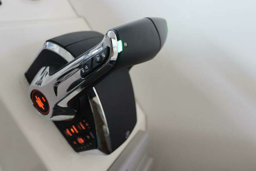 2014 Intermarine 380 Sport