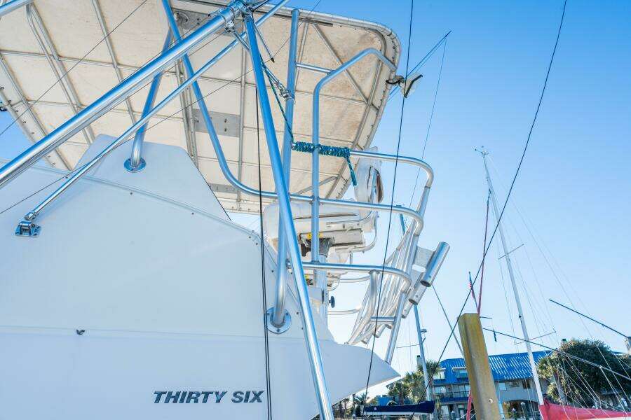 2004 Luhrs 36 Convertible