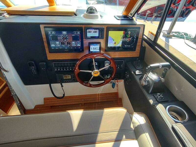 2020 Cutwater C-32 Coupe