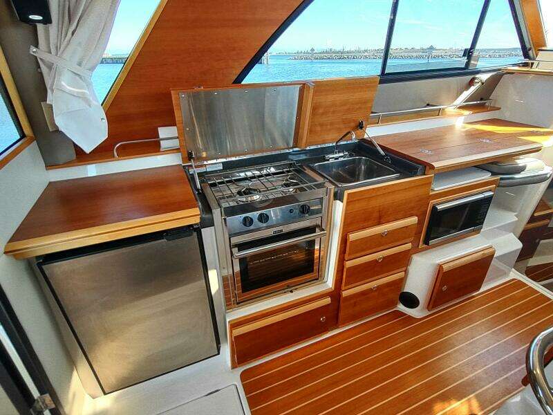 2020 Cutwater C-32 Coupe