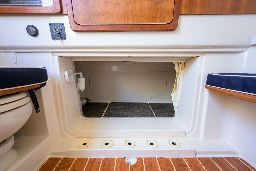 2018 Grady-White Canyon 376