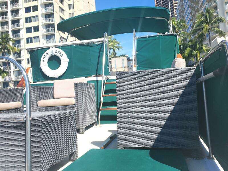 1981 CHB SEDAN-AFT CABIN