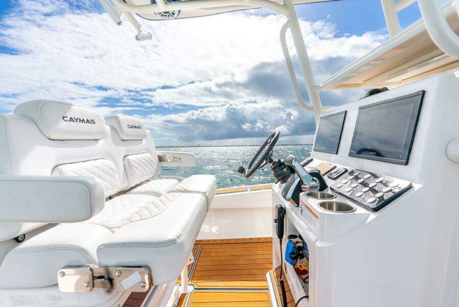 2024 Caymas 281 HB