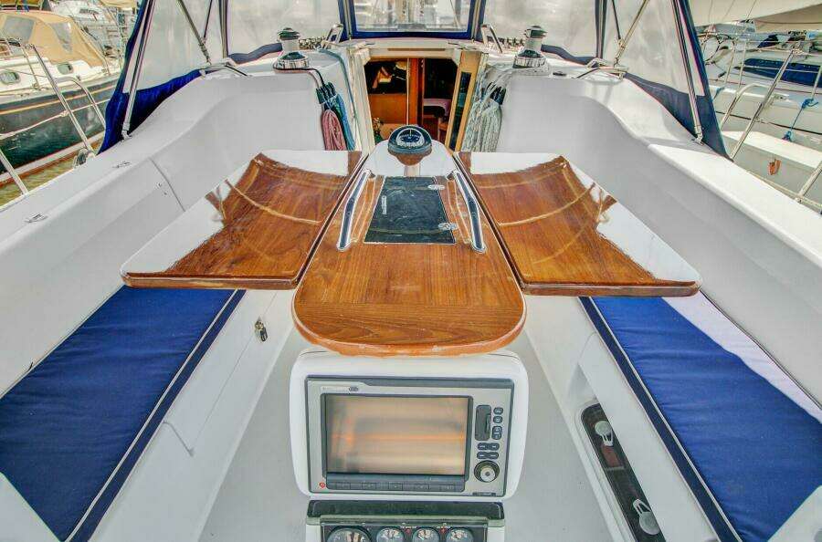 2011 Catalina 445