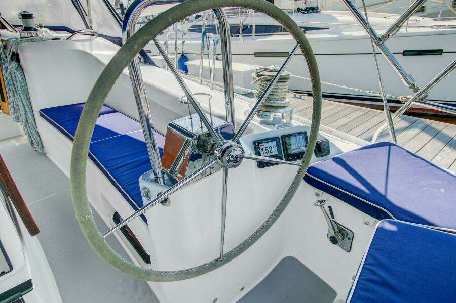 2011 Catalina 445