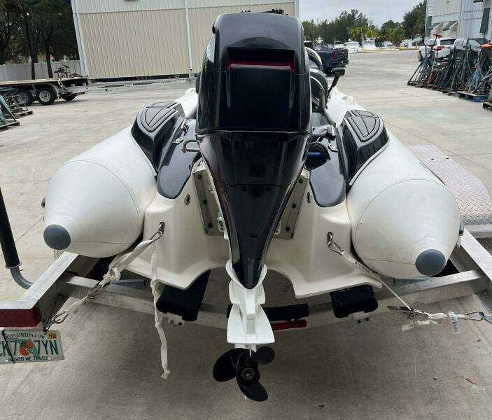 2024 Zodiac Yachtline 360