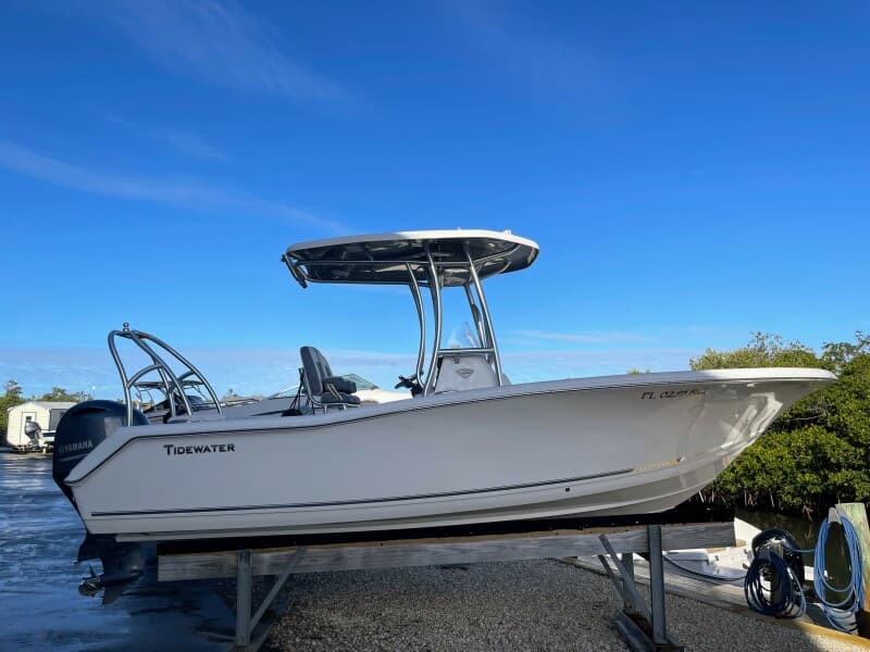 2017 Tidewater 220LXF
