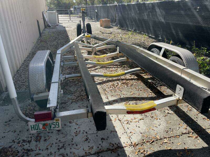 2017 Tidewater 220LXF