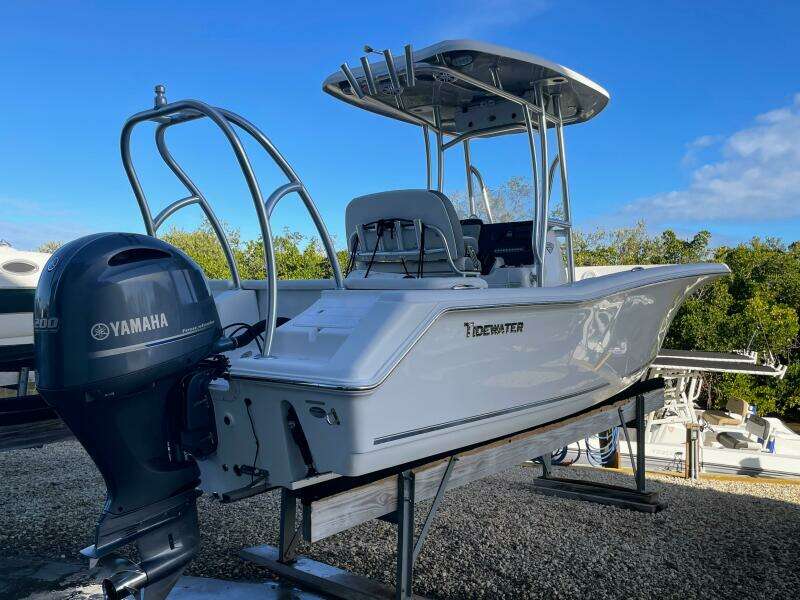 2017 Tidewater 220LXF