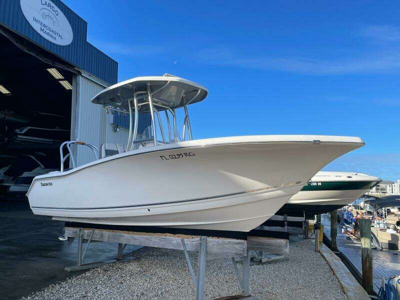 2017 Tidewater 220LXF