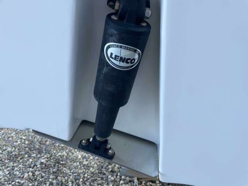 2017 Tidewater 220LXF