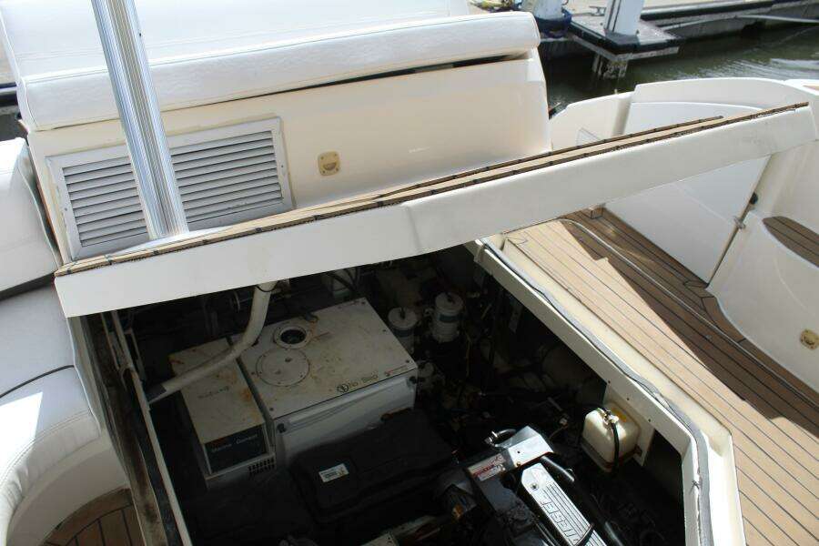 2007 Cruisers Yachts 420 Express