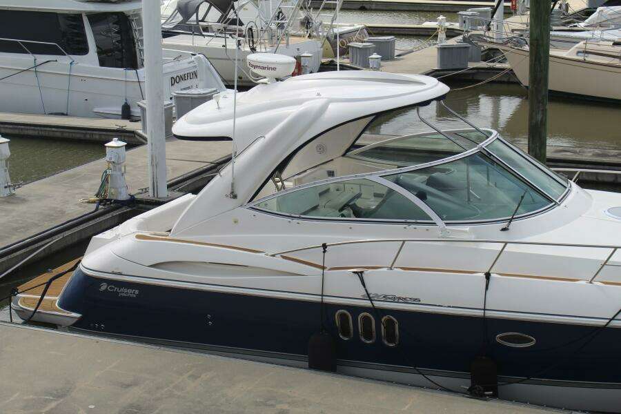 2007 Cruisers Yachts 420 Express