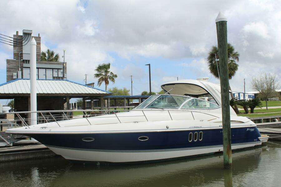 2007 Cruisers Yachts 420 Express