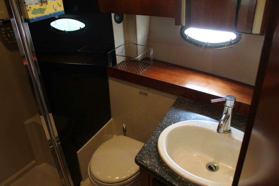 2007 Cruisers Yachts 420 Express