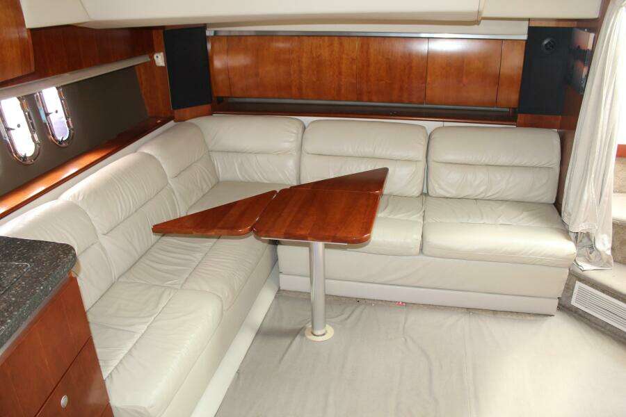 2007 Cruisers Yachts 420 Express
