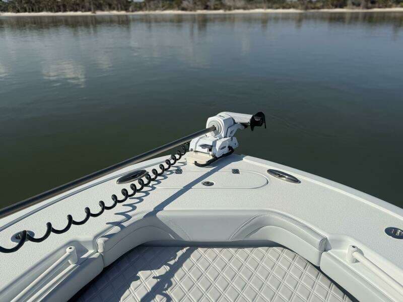 2025 Yellowfin 26 Hybrid